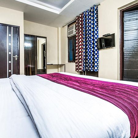Hotel O Crosswinds Residency Indirapuram Esterno foto