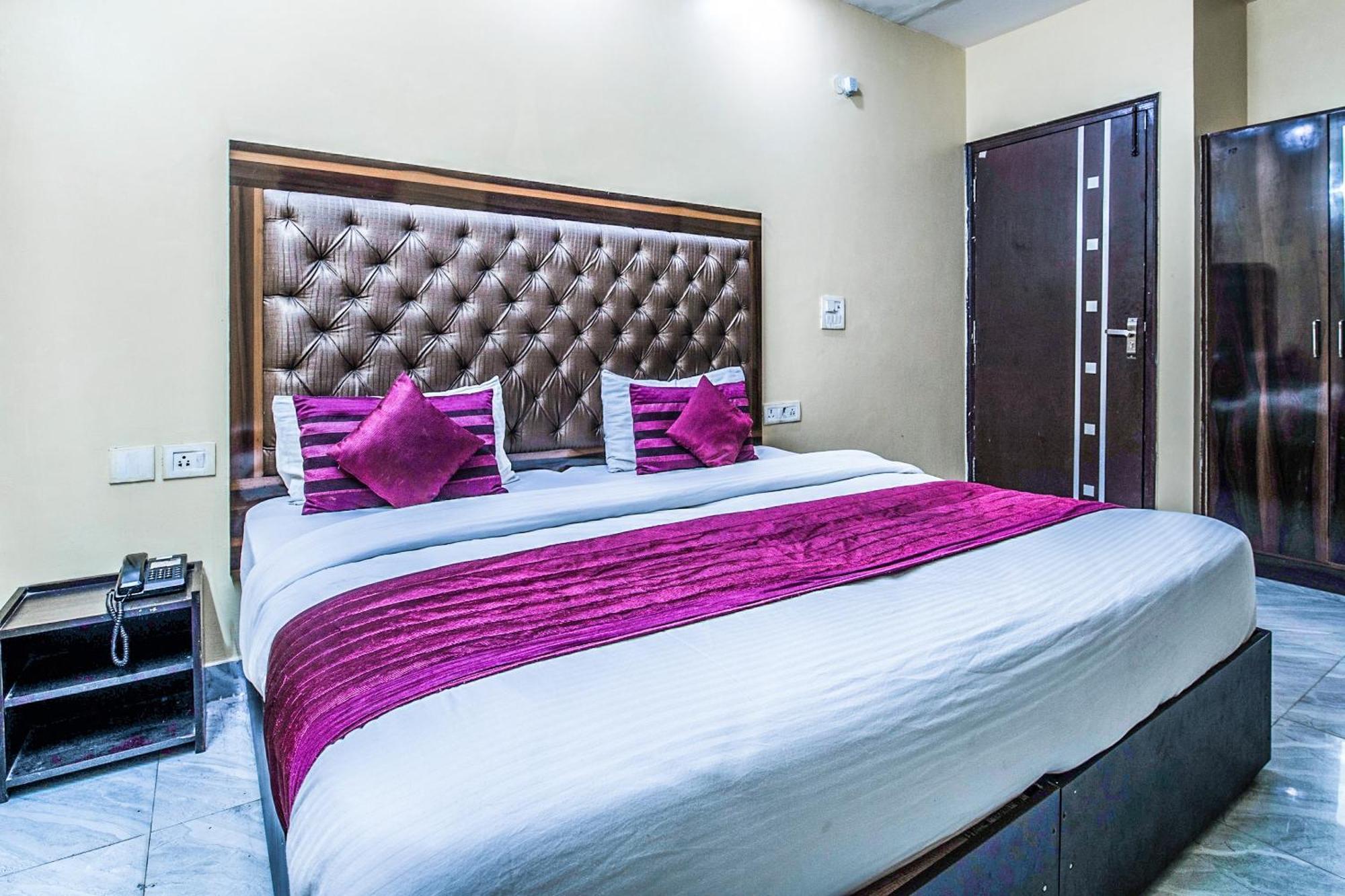 Hotel O Crosswinds Residency Indirapuram Esterno foto
