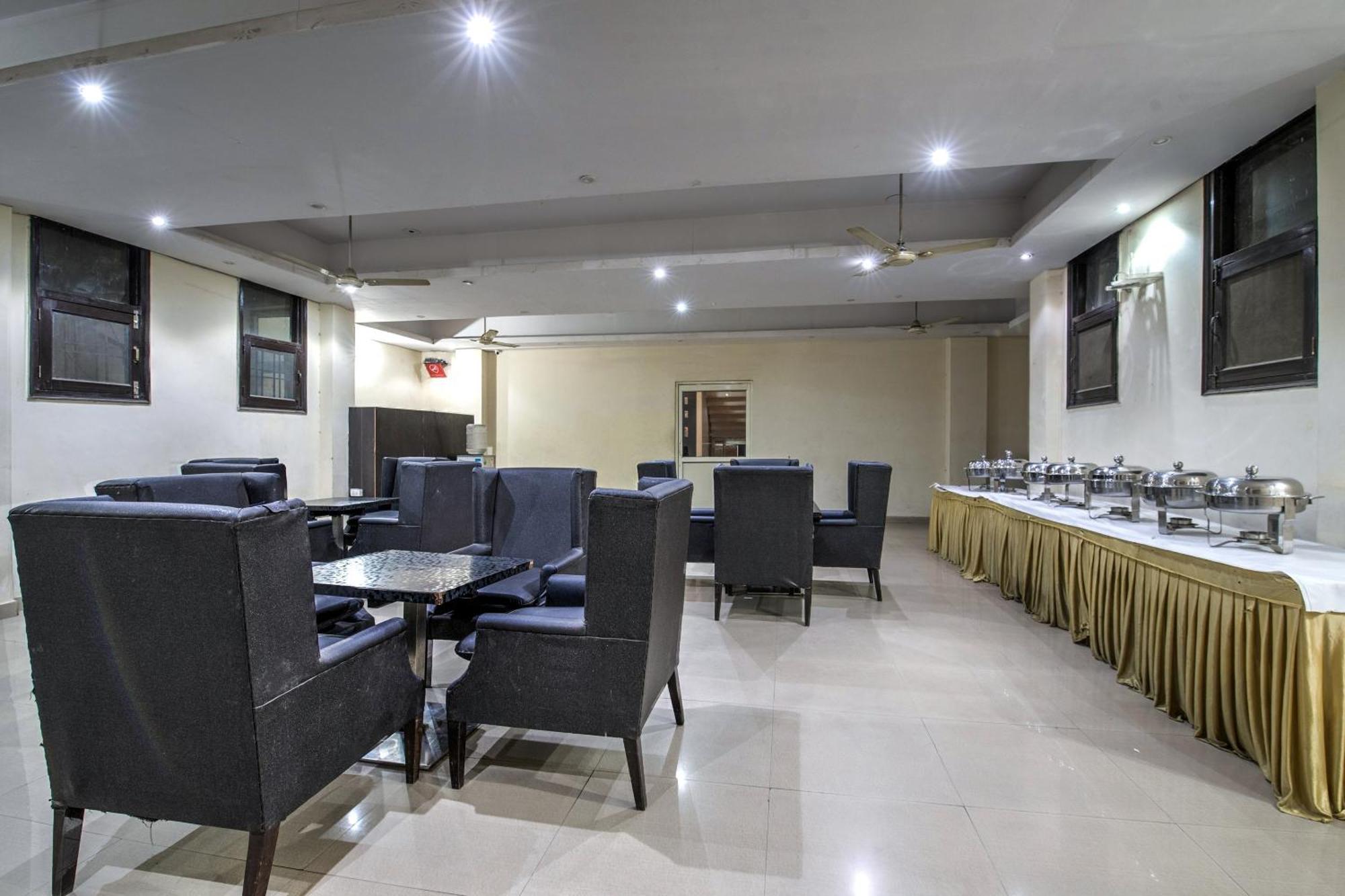 Hotel O Crosswinds Residency Indirapuram Esterno foto