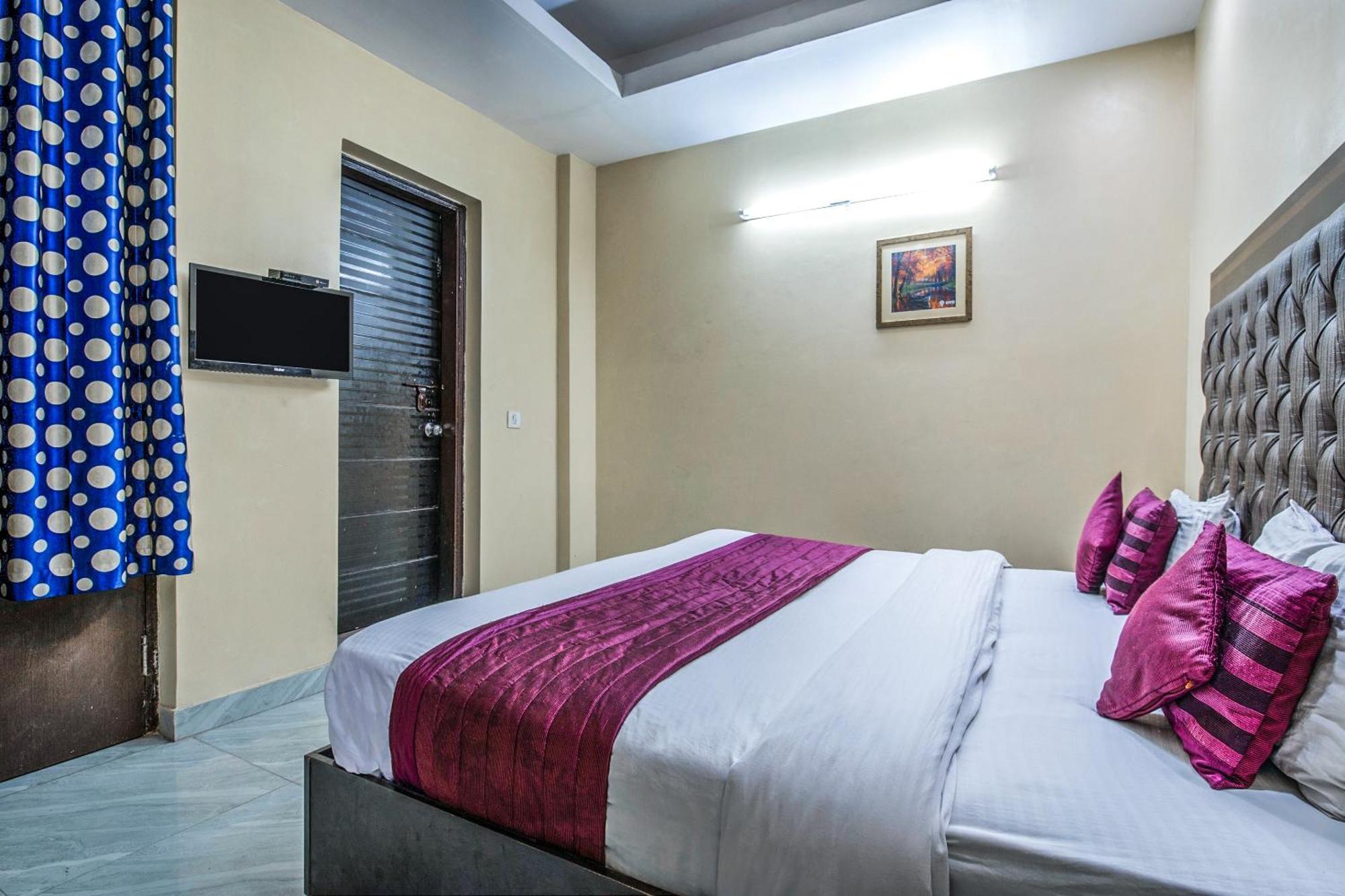 Hotel O Crosswinds Residency Indirapuram Esterno foto