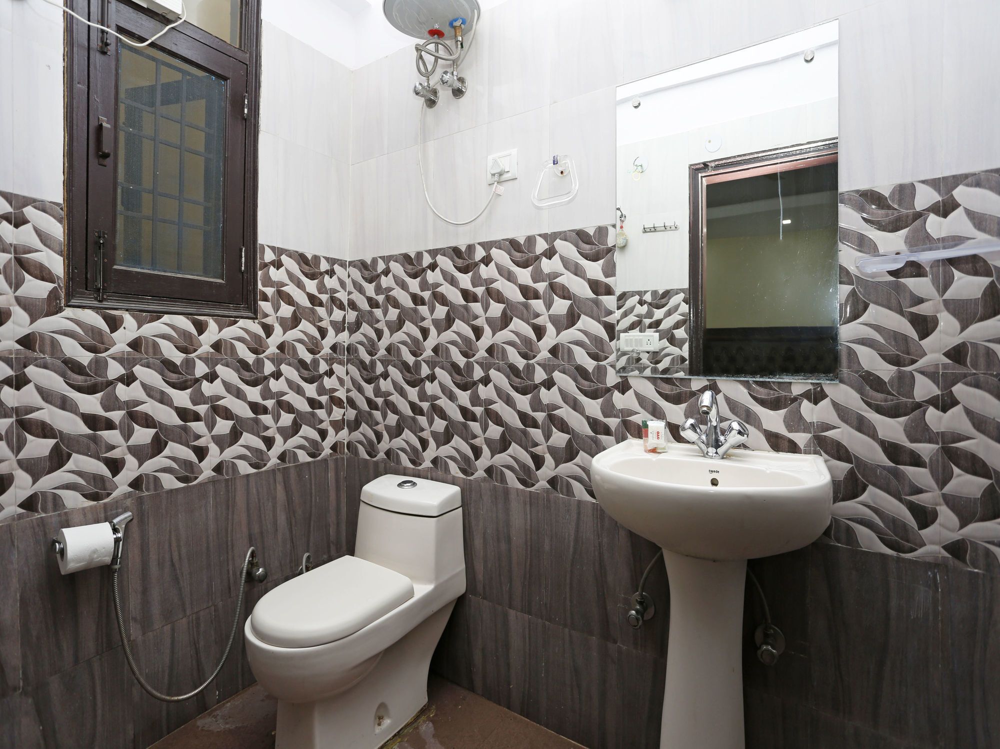 Hotel O Crosswinds Residency Indirapuram Esterno foto